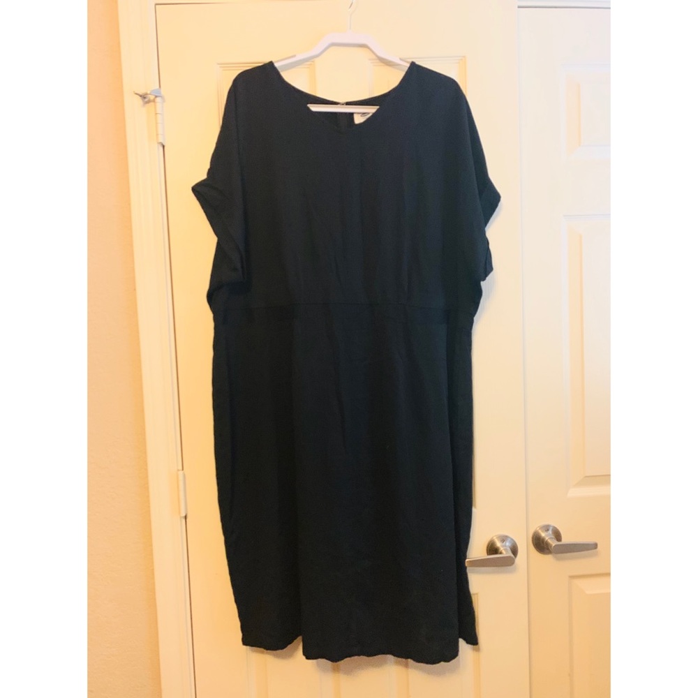 Basic Black Short Sleeved Dress